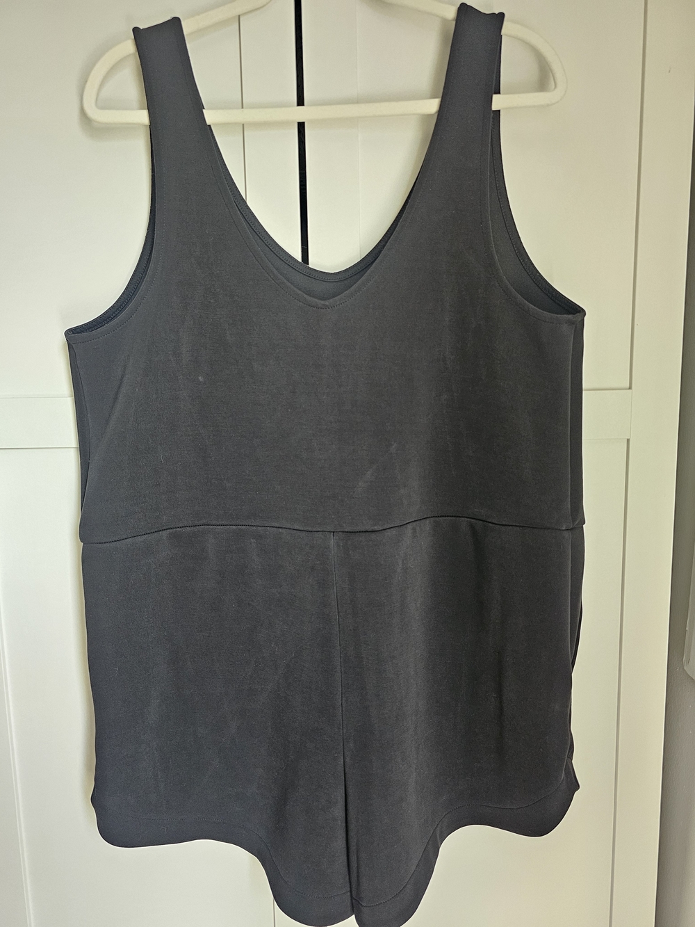 a new day Black Sleeveless V-Neck Flowy Romper Size L